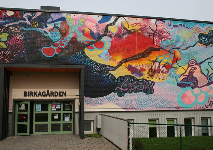 Graffiti på Birkagårdens fasad