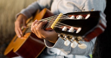 Gitarr på Vintrosa musikskola – Intresseanmälan