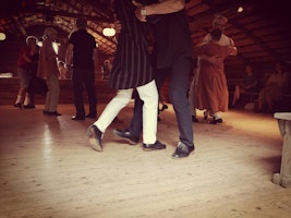 Dansa gammeldans/folkdans med Högbo folkdansgille