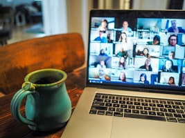 Onlinekurs i svenska – för dig från Ukraina