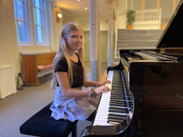 Traditionell pianoundervisning – Intresseanmälan