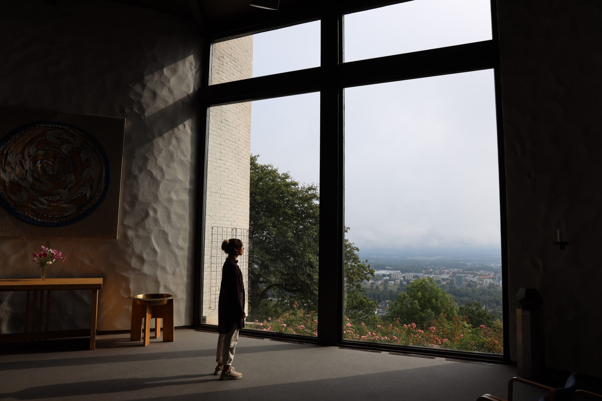 Rotad på jorden – öppen mot himlen!