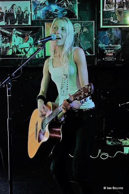 Workshop i låtskrivande med Monica Welander